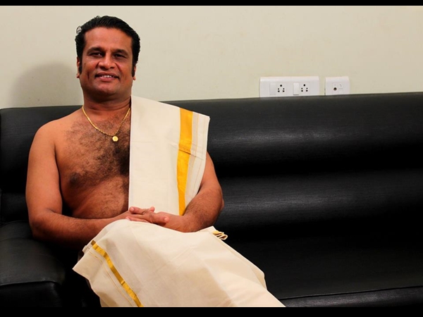 പൊതു റോഡുകളും ശൗചാലയങ്ങളും പോലെ