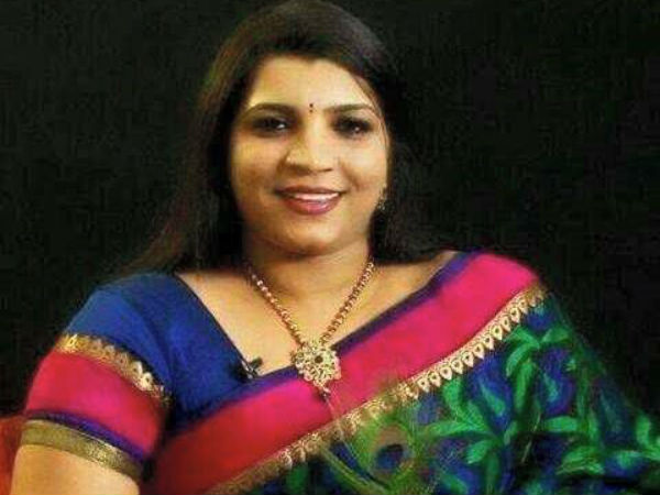കേന്ദ്രമന്ത്രി സരിതയെ ചെയ്തത്