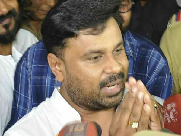 പോലീസ് കള്ളക്കളി കളിക്കുന്നു