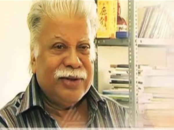 ചിതാഭസ്മം പുഴയിലൊഴുക്കണം...