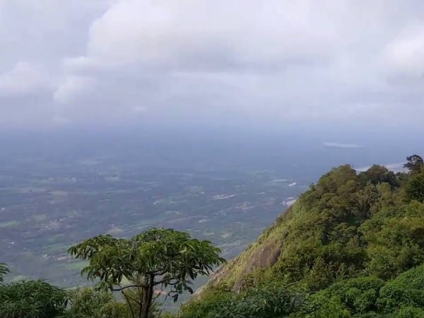 മൊബൈല് ഒപ്പിച്ച പൊല്ലാപ്പ്
