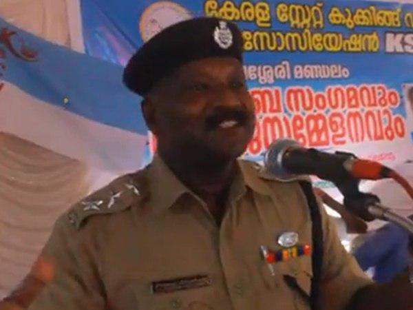 മുട്ടുകാല് തല്ലിയൊടിക്കണം