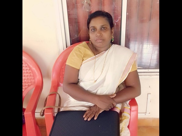 ചിത്രലേഖയും പാർട്ടിയും