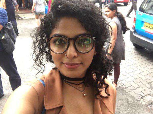 മുറിക്കുള്ളില് ആനയുണ്ടെന്ന് സ്ഥാപിച്ചെടുക്കേണ്ട സ്ഥിതി