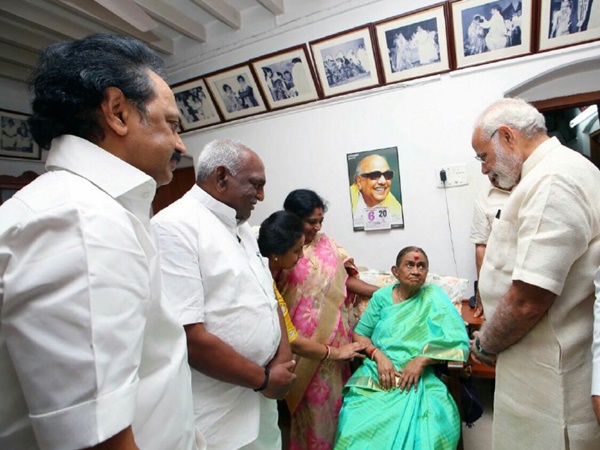 ദില്ലിയിലേയ്ക്ക് ക്ഷണിച്ചു