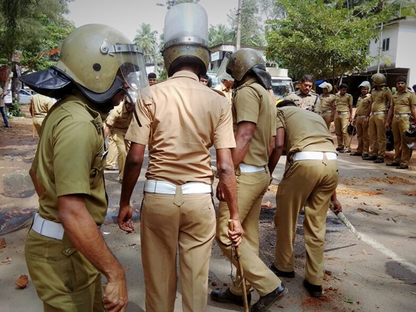 അംബാനിയും എസ്സാറും?