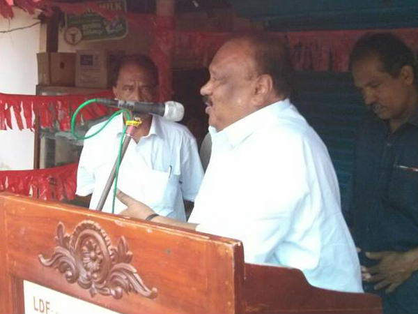 മിച്ചഭൂമി നികത്തിയെന്നും ആരോപണം
