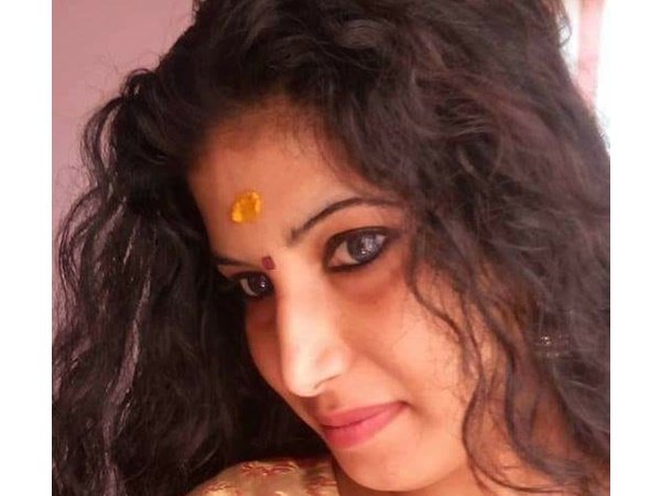 രാത്രിയിൽ ഫേസ്ബുക്ക് ലൈവ്