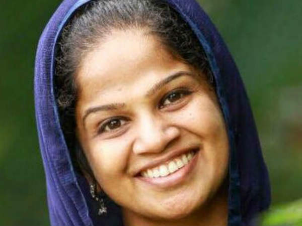 പ്രിയ ഹാദിയാ, തല കുനിക്കുന്നു