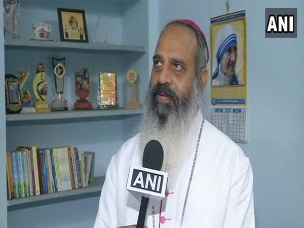 പള്ളികളും സ്ഥാപനങ്ങളും ആക്രമിക്കപ്പെടുന്നു
