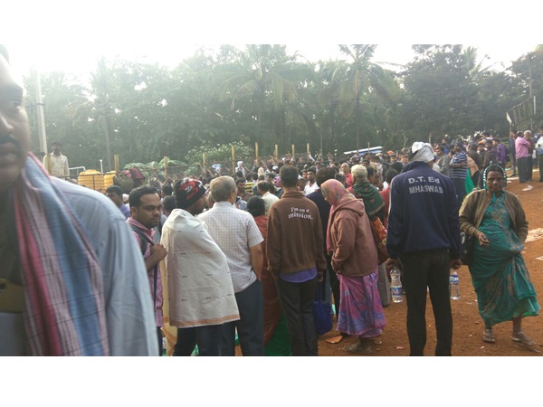 തിരക്കാണ് തിരക്ക്