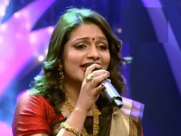 പാസ്പോർട്ടിൽ പുരുഷൻ