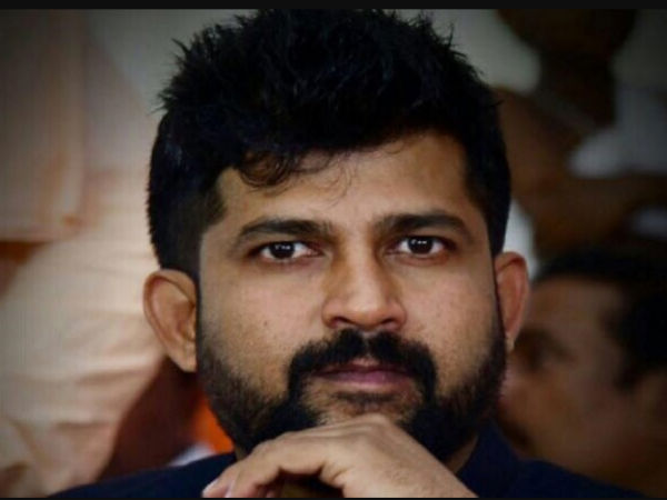 ആരോപണം ഫേസ്ബുക്ക് ലൈവിലൂടെ