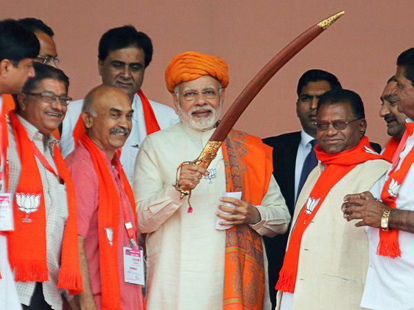 മോദി കുറ്റപ്പെടുത്തുന്നു