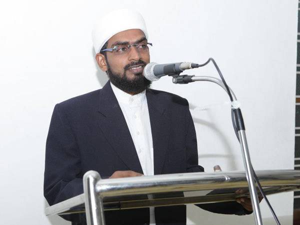 ഉറച്ച് നില്ക്കുന്നു