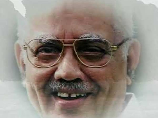 മുഖ്യമന്ത്രി പദത്തിലേക്ക്