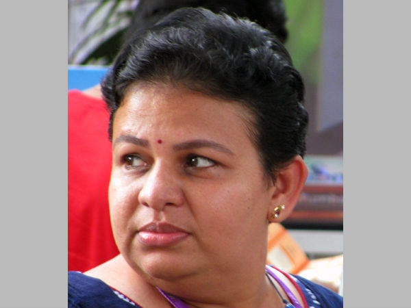 സുരഭിയുടെ യാത്ര അഭിനന്ദനാര്ഹം