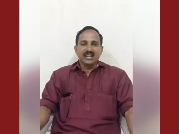ചരിത്രം വളച്ചൊടിക്കുന്നു