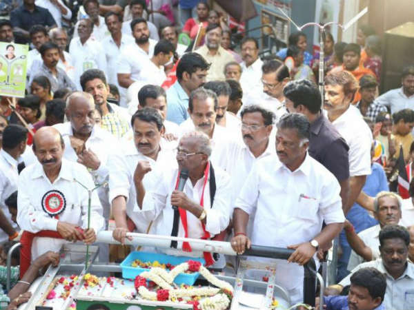 തിരഞ്ഞെടുപ്പിന് ചുക്കാൻപ്പിടിക്കുന്നവർ