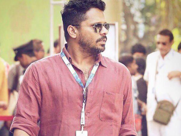 വേട്ടപ്പട്ടി കുരച്ചോട്ടെ, ലാത്തികള് വീശിയടിക്കട്ടെ