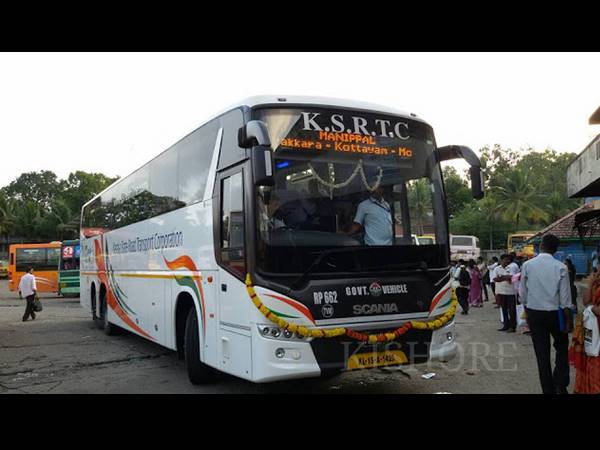അലക്ഷ്യമായി വാഹനമോടിക്കുന്നു