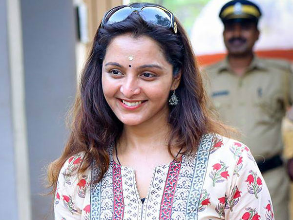 ഓഖി ദുരിതബാധിതർക്കൊപ്പം