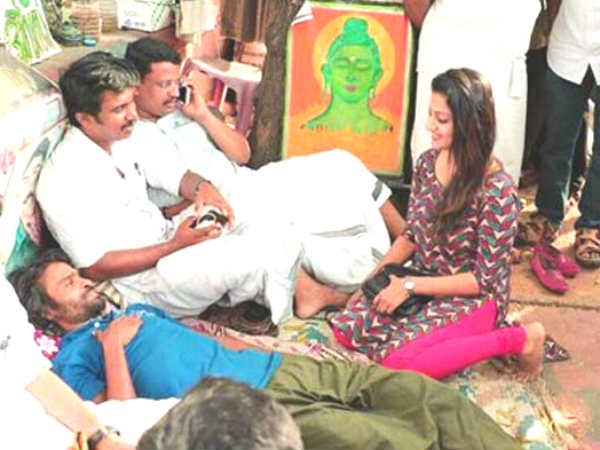 നീതിയ്ക്ക് വേണ്ടിയുള്ള പോരാട്ടത്തിൽ കൂടെയുണ്ട്.