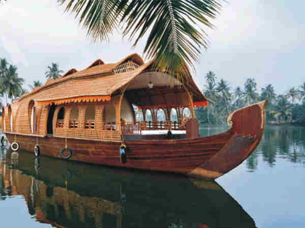 ഉദ്ഘാടന ചടങ്ങും വിവാദത്തില്