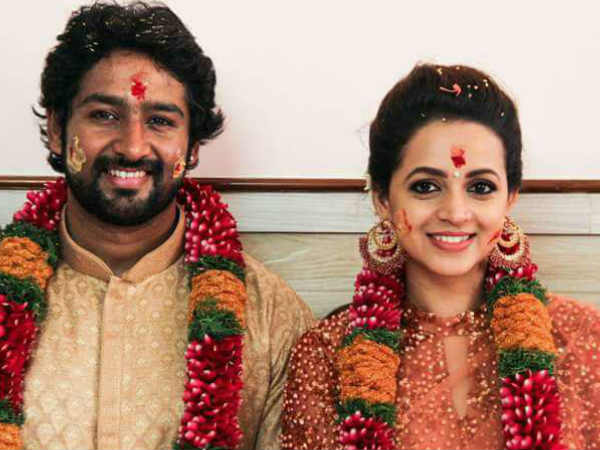 വീട്ടുകാരുടെ ആശീർവാദം കൂടെ