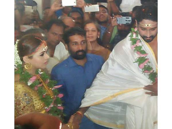 പ്രണയത്തിന് തുടക്കം