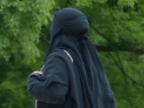 മതം മാറ്റി...