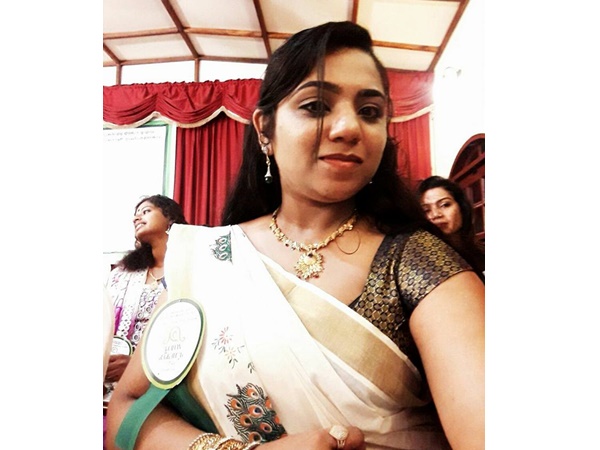 തളര്ന്നിരിക്കാന് നടി തയ്യാറല്ല
