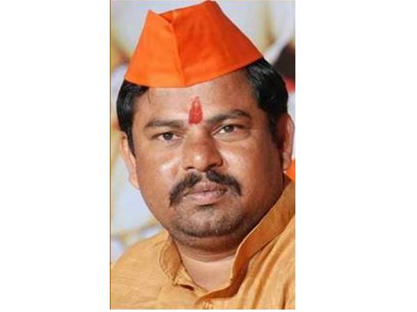ലൗ ജിഹാദ് പോലെയുള്ള തിന്മകള്ക്കെതിരെ പോരാടണം