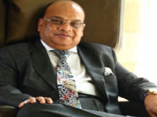 വീട്ടിലും സ്ഥാപനങ്ങളിലും പരക്കെ റെയ്ഡ്