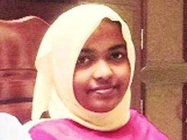 വീട്ടിൽ തടവിലാക്കപ്പെട്ടു