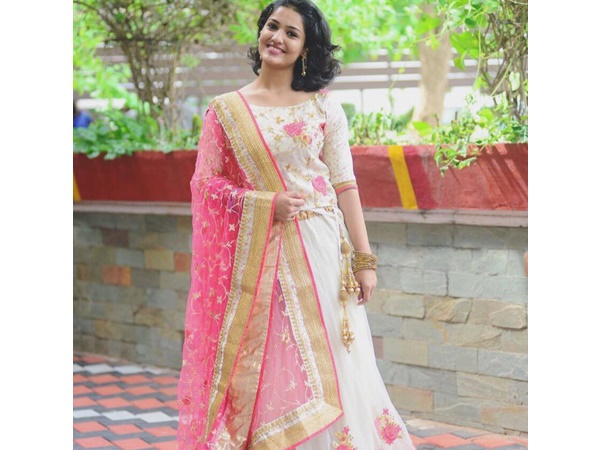നോക്കുന്ന രീതിയാണ് പ്രശ്നം
