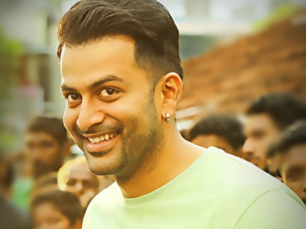 പതിനായിരത്തിൽ...
