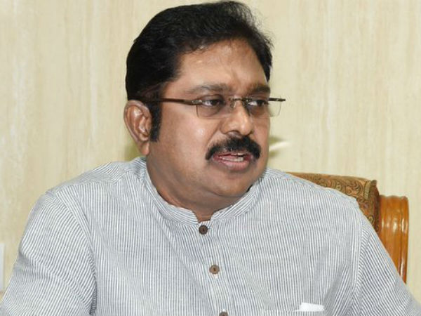 അണ്ണാഡിഎംകെയെ രക്ഷിക്കാന്