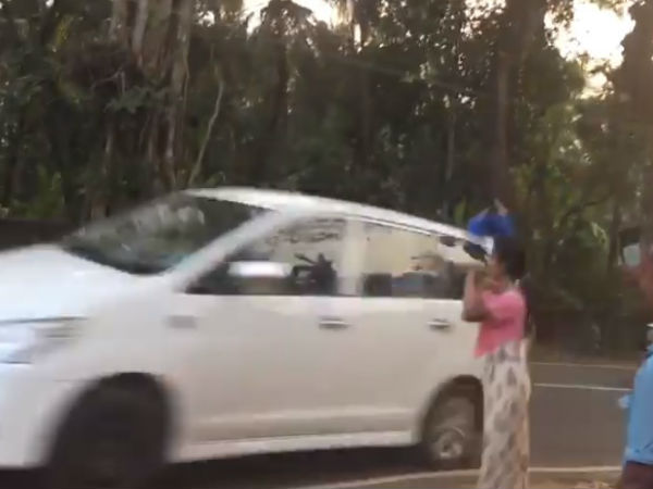 നീലക്കൊടി...