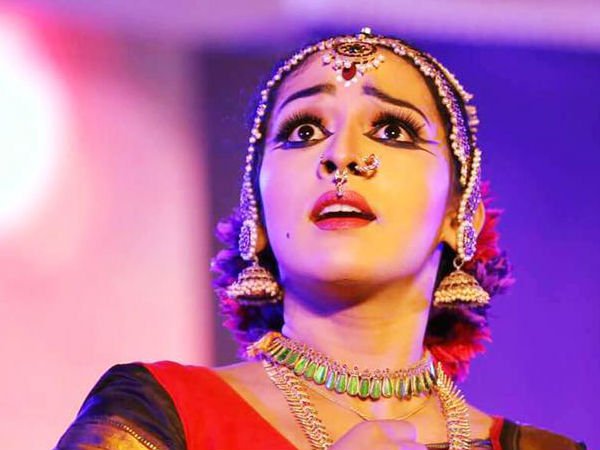വിവാദം...