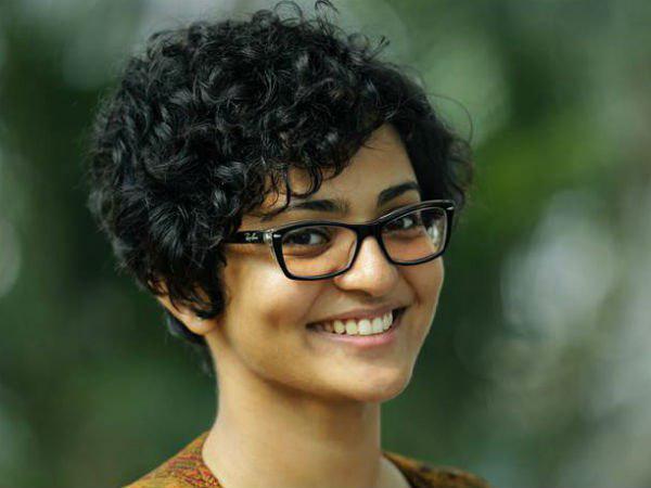 തലയുയർത്തി പാർവ്വതി