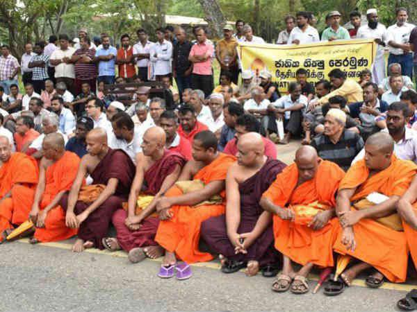 ബുദ്ധരും മുസ്ലിംകളും