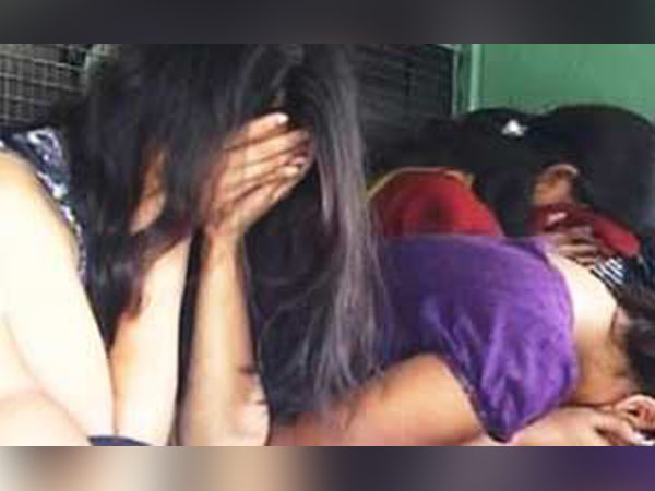 ഇവർ...