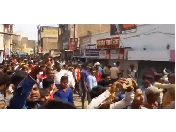 മതഘോഷയാത്രകൾക്കിടെ