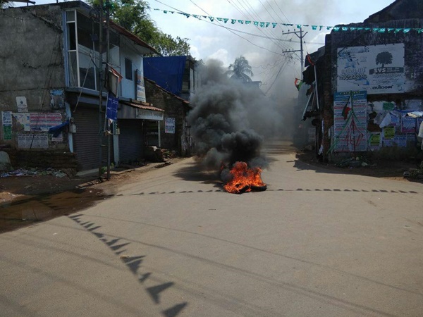 ഇരുപതോളം പോലീസുകാര്ക്ക് പരിക്ക്