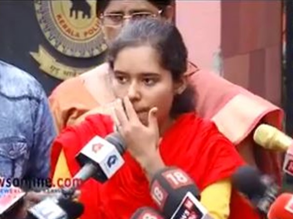 കാമുകനെ ഭീകരവാദിയാക്കി