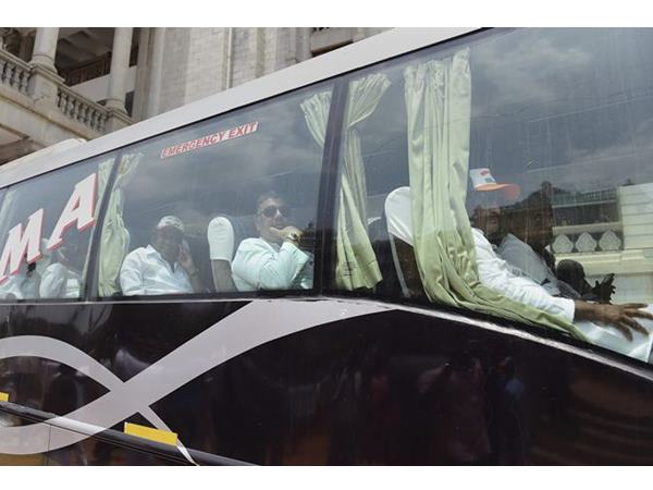 പ്രലോഭനങ്ങളും ഭീഷണികളും ഭയന്ന്
