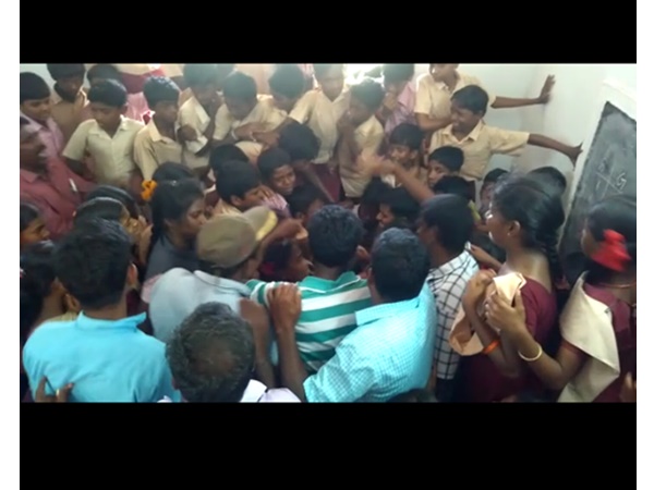 പൊട്ടിക്കരഞ്ഞ്