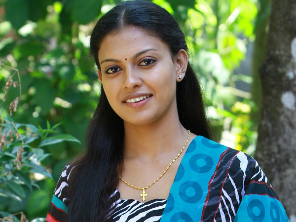 പഴയ ഫോട്ടോ വരെ കുത്തിപ്പൊക്കി