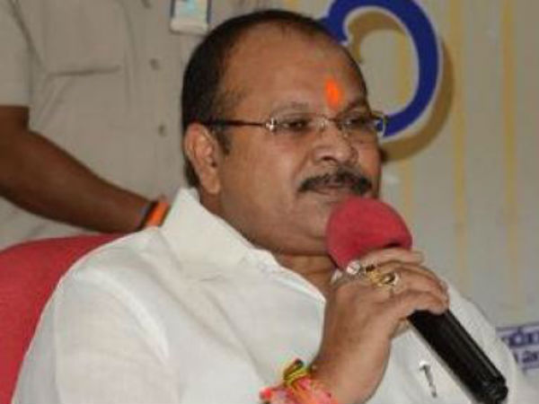 കള്ളക്കേസിൽ കുടുക്കുന്നു